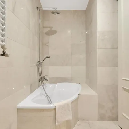 Апартаменти Resil